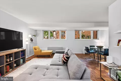 2400 41st St NW #108, Washington, DC 20007