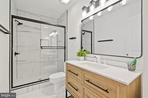 Bath - 4725 3rd Pl NW #2, Washington, DC 20011 photo 1 of 2