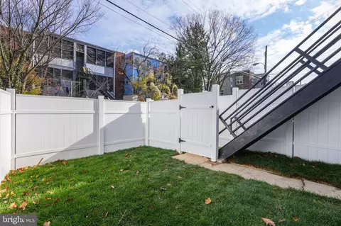 Exterior - 4725 3rd Pl NW #2, Washington, DC 20011 photo 3 of 5