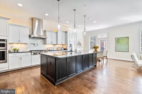 1411 Ridgeview Way NW, Washington, DC 20007