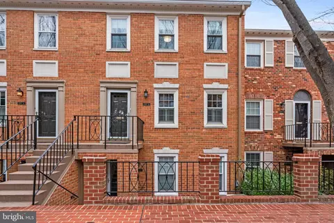3297 Sutton Pl NW #B, Washington, DC 20016