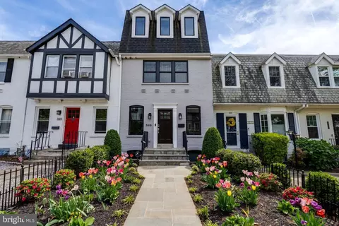 3616 T St NW, Washington, DC 20007
