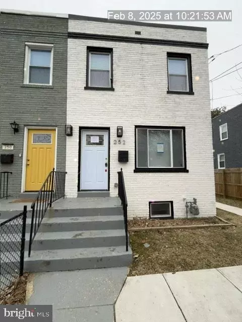 252 Oakwood St SE, Washington, DC 20032