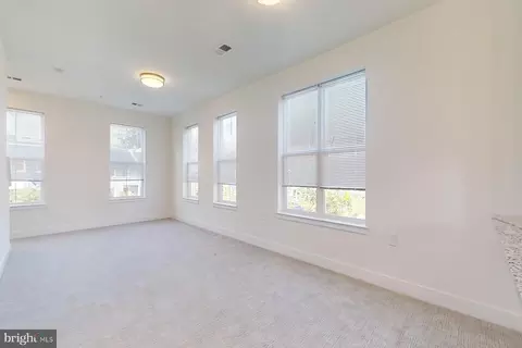Living - 4908 E Capitol NE, Washington, DC 20019 photo 3 of 4
