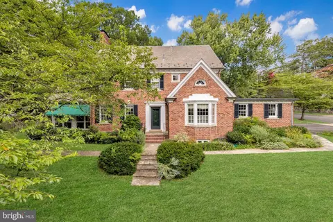 2947 Davenport St NW, Washington, DC 20008