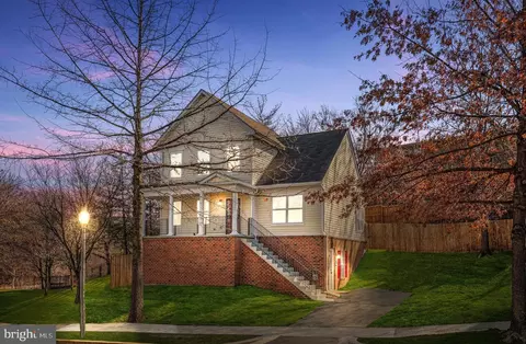 1137 Wahler Pl SE, Washington, DC 20032