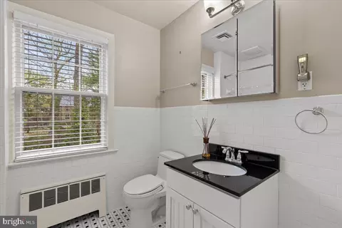 Bath - 4525 28th St NW, Washington, DC 20008 photo 4 of 6