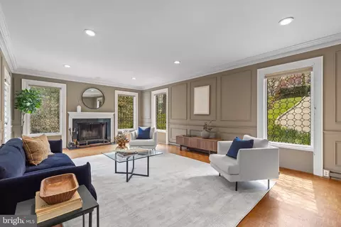 Living - 4525 28th St NW, Washington, DC 20008 photo 4 of 7