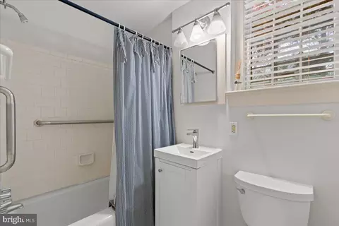 Bath - 4525 28th St NW, Washington, DC 20008 photo 6 of 6