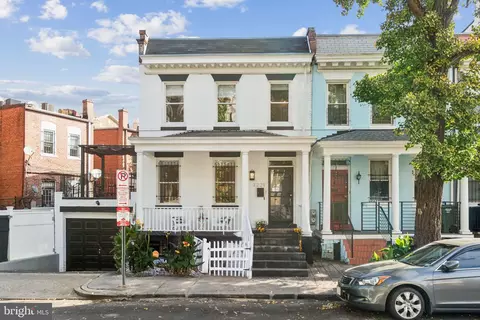 3229 Hiatt Pl NW, Washington, DC 20010