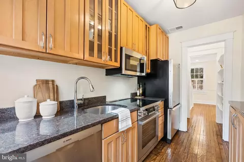 1735 34th St NW, Washington, DC 20007 photo 11