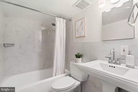 1735 34th St NW, Washington, DC 20007 photo 24