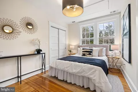 1735 34th St NW, Washington, DC 20007 photo 13