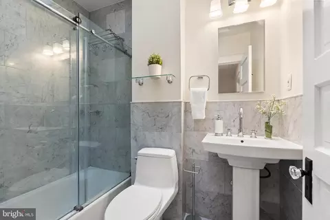 1735 34th St NW, Washington, DC 20007 photo 17