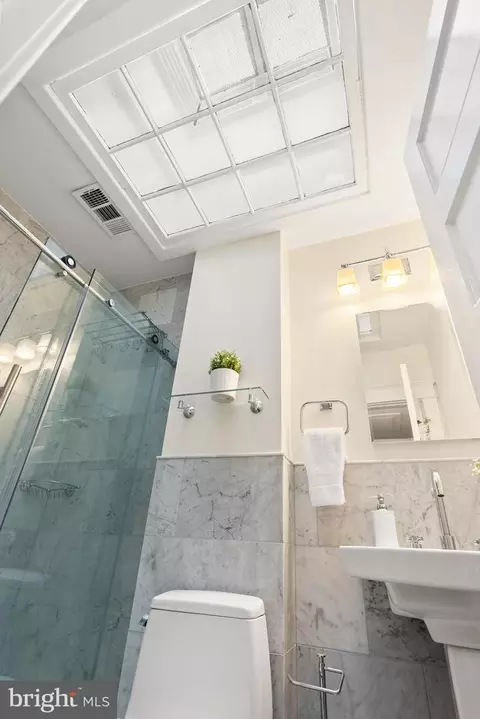 1735 34th St NW, Washington, DC 20007 photo 18