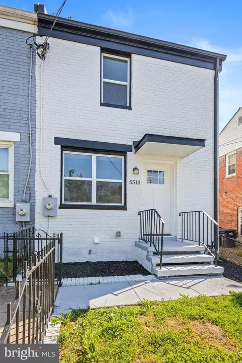 5513 B St SE, Washington, DC 20019