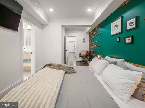 Bedroom - 1717 Euclid St NW #1, Washington, DC 20009 photo 4 of 5