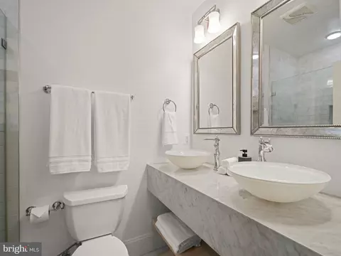 Bath - 1717 Euclid St NW #1, Washington, DC 20009 photo 1 of 4