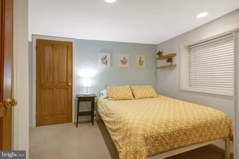 11 6th St SE, Washington, DC 20003 photo 40