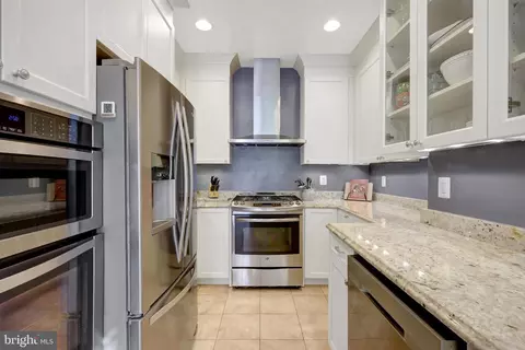 11 6th St SE, Washington, DC 20003 photo 16