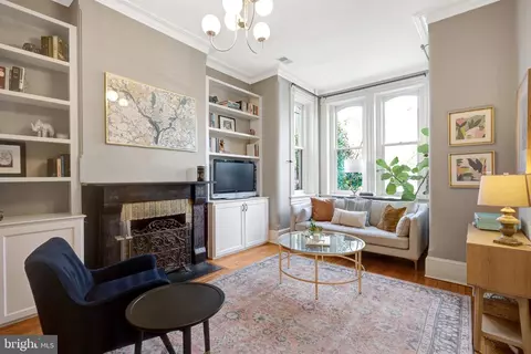 11 6th St SE, Washington, DC 20003 photo 8