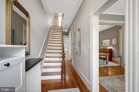 11 6th St SE, Washington, DC 20003 photo 4