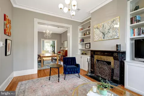 11 6th St SE, Washington, DC 20003 photo 9