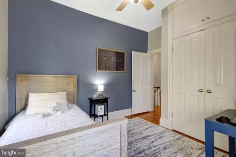 11 6th St SE, Washington, DC 20003 photo 25