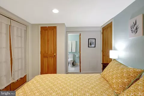 11 6th St SE, Washington, DC 20003 photo 41