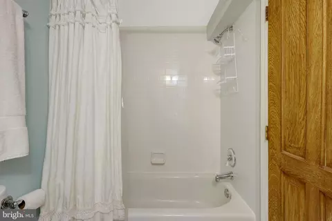 11 6th St SE, Washington, DC 20003 photo 43