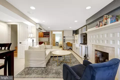 11 6th St SE, Washington, DC 20003 photo 36