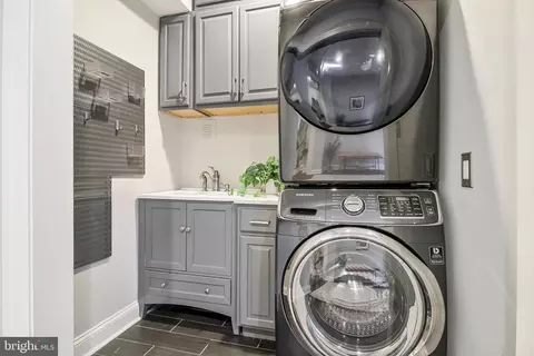 239 11th St SE, Washington, DC 20003 photo 17