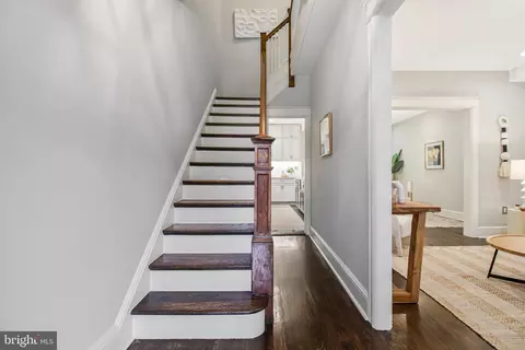 239 11th St SE, Washington, DC 20003 photo 6