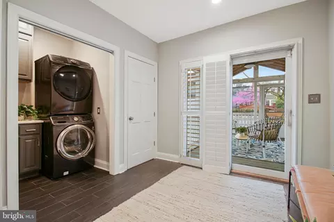 239 11th St SE, Washington, DC 20003 photo 16