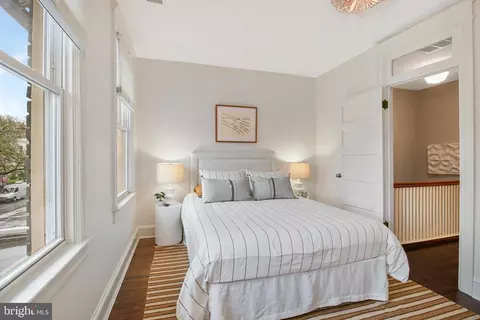 239 11th St SE, Washington, DC 20003 photo 41