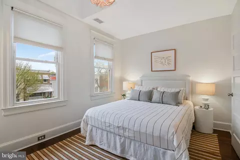 239 11th St SE, Washington, DC 20003 photo 39