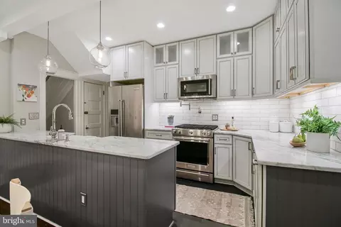 239 11th St SE, Washington, DC 20003 photo 12