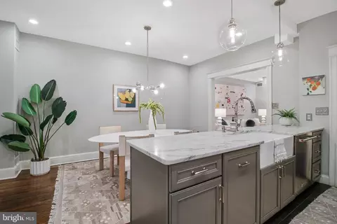239 11th St SE, Washington, DC 20003 photo 13