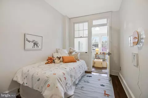 239 11th St SE, Washington, DC 20003 photo 28