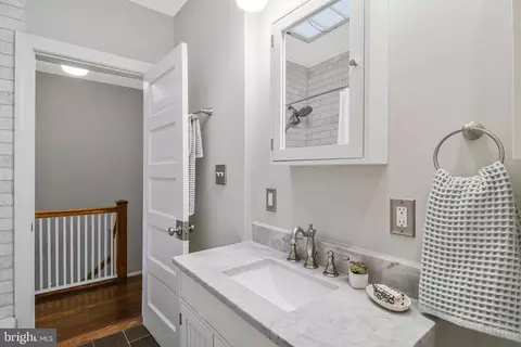 239 11th St SE, Washington, DC 20003 photo 36