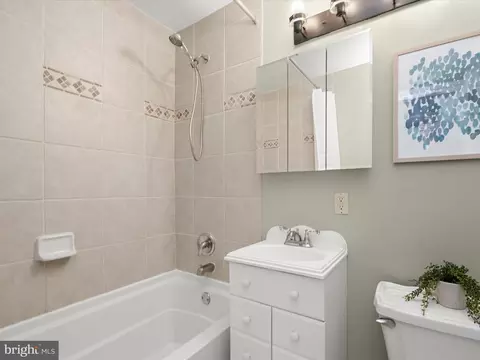 921 5th St SE, Washington, DC 20003 photo 25