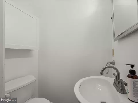 921 5th St SE, Washington, DC 20003 photo 20