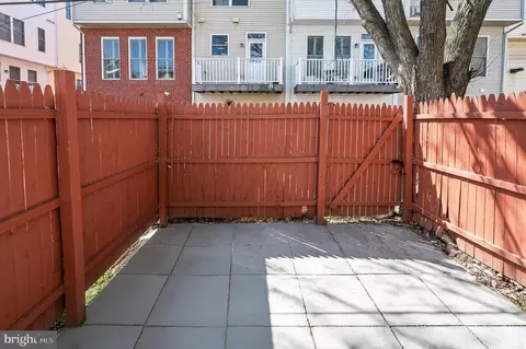 921 5th St SE, Washington, DC 20003 photo 32