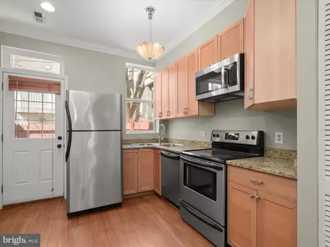 921 5th St SE, Washington, DC 20003 photo 16