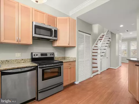 921 5th St SE, Washington, DC 20003 photo 17