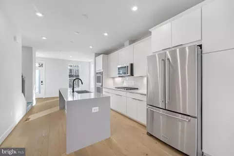 Entry Way - 461 Altezza Dr NE, Washington, DC 20017 photo 3 of 4