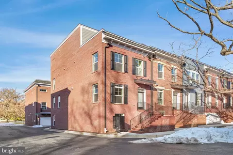 461 Altezza Dr NE, Washington, DC 20017