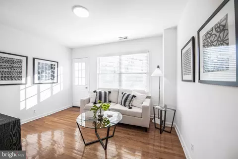 Living - 535 24th St NE, Washington, DC 20002 photo 3 of 4