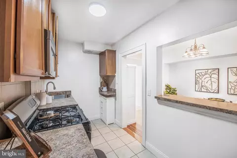 Entry Way - 535 24th St NE, Washington, DC 20002 photo 2 of 5