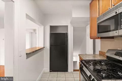 Entry Way - 535 24th St NE, Washington, DC 20002 photo 3 of 5